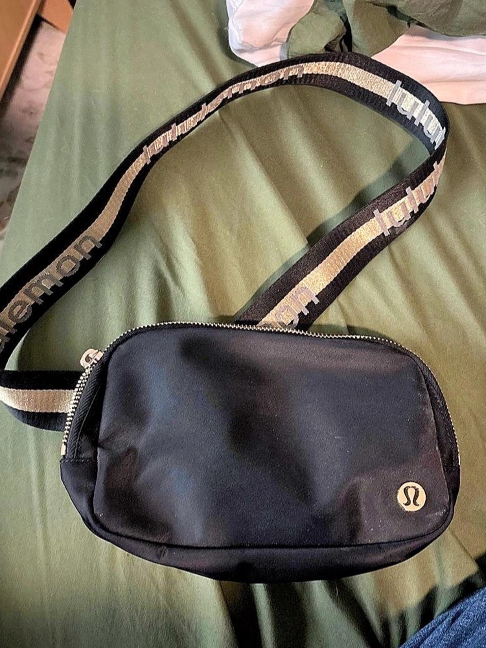 lululemon Everywhere Belt Bag Black NWT Crossbody Bag